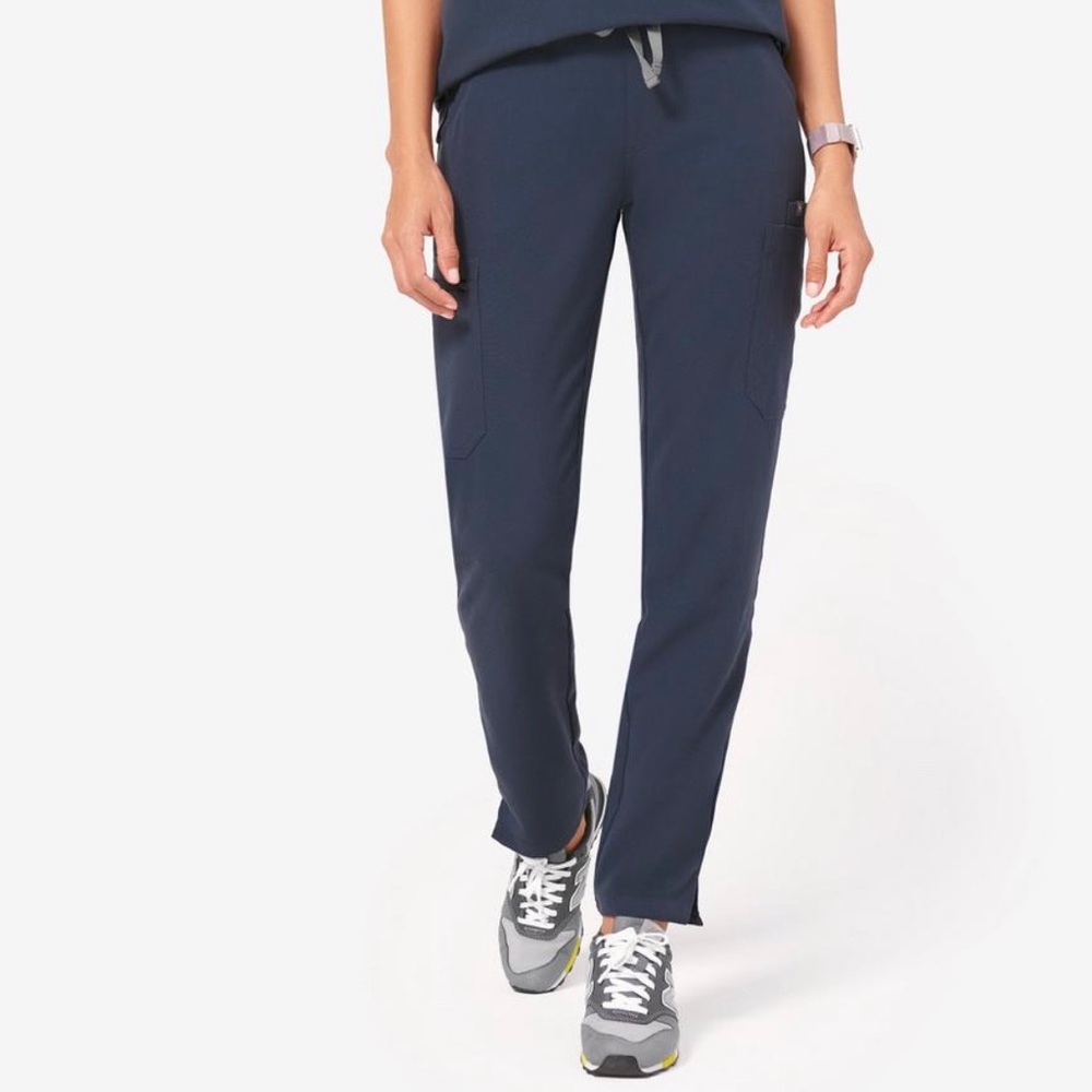 FIGS XS Yola skinny scrub bottoms